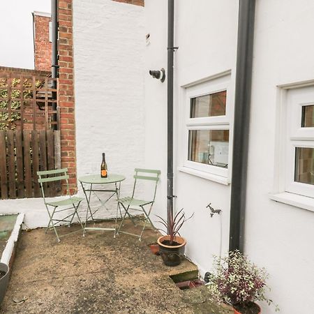 Barnaby Cottage ยาร์ม ภายนอก รูปภาพ