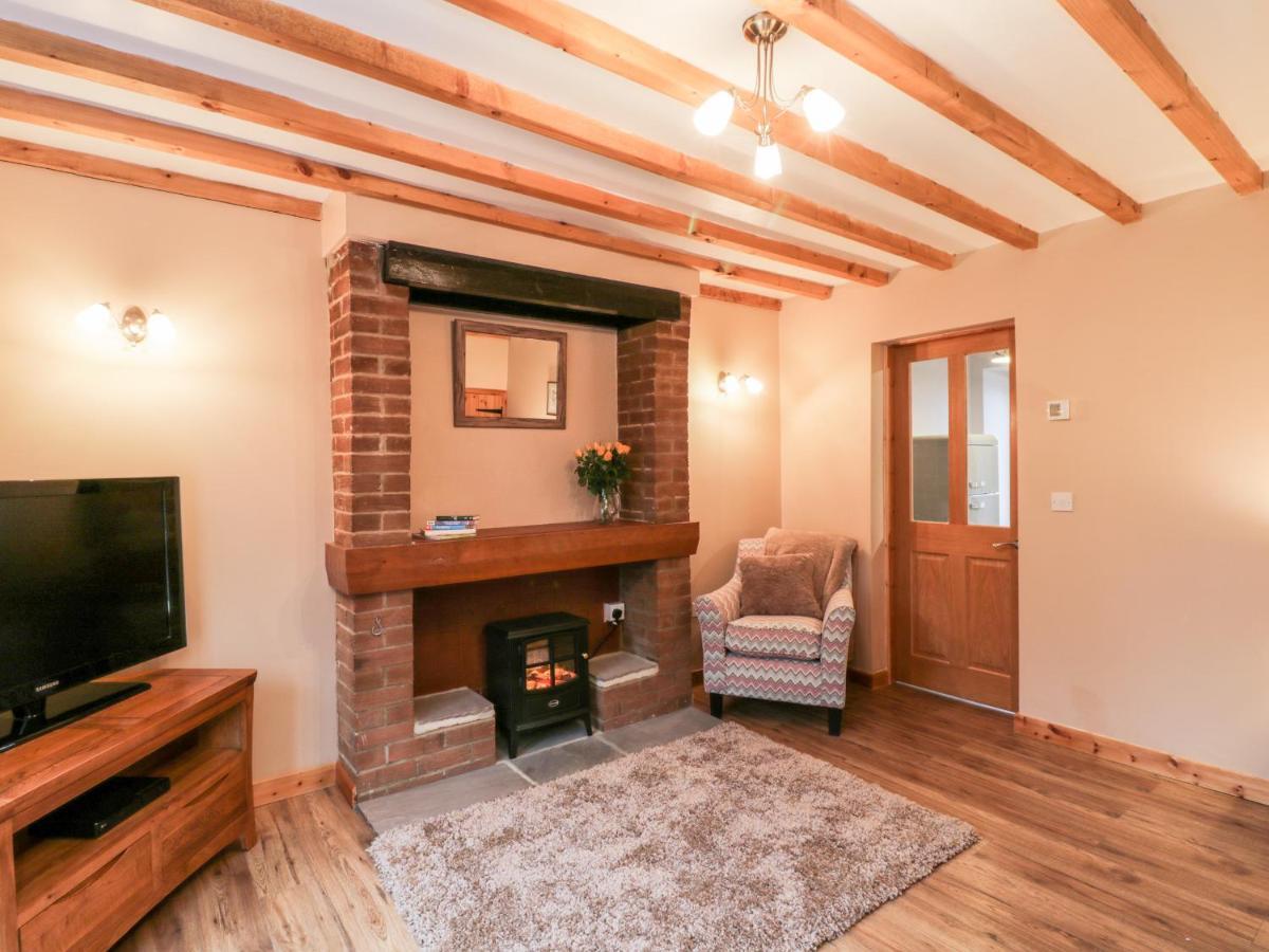 Barnaby Cottage ยาร์ม ภายนอก รูปภาพ