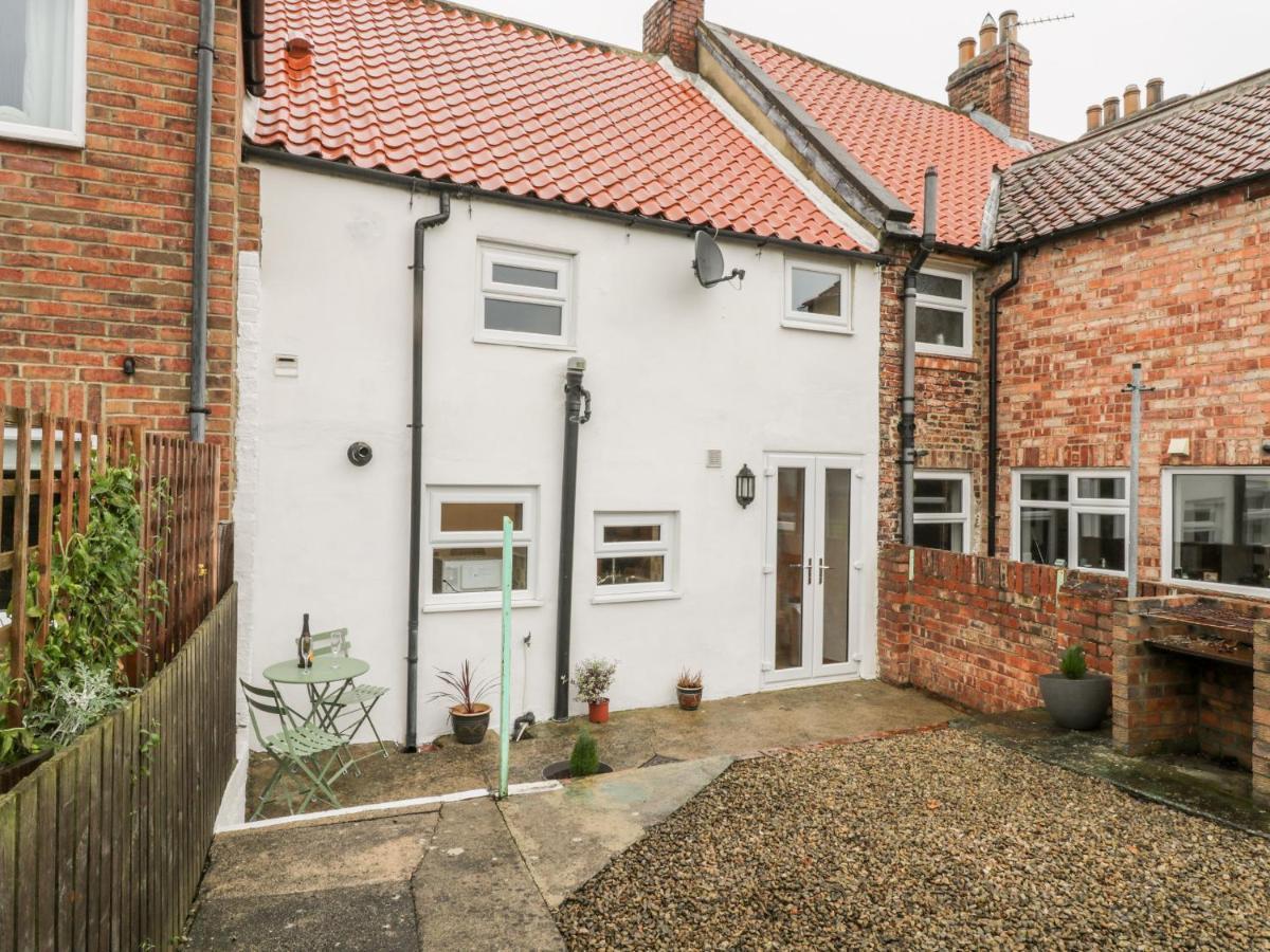 Barnaby Cottage ยาร์ม ภายนอก รูปภาพ