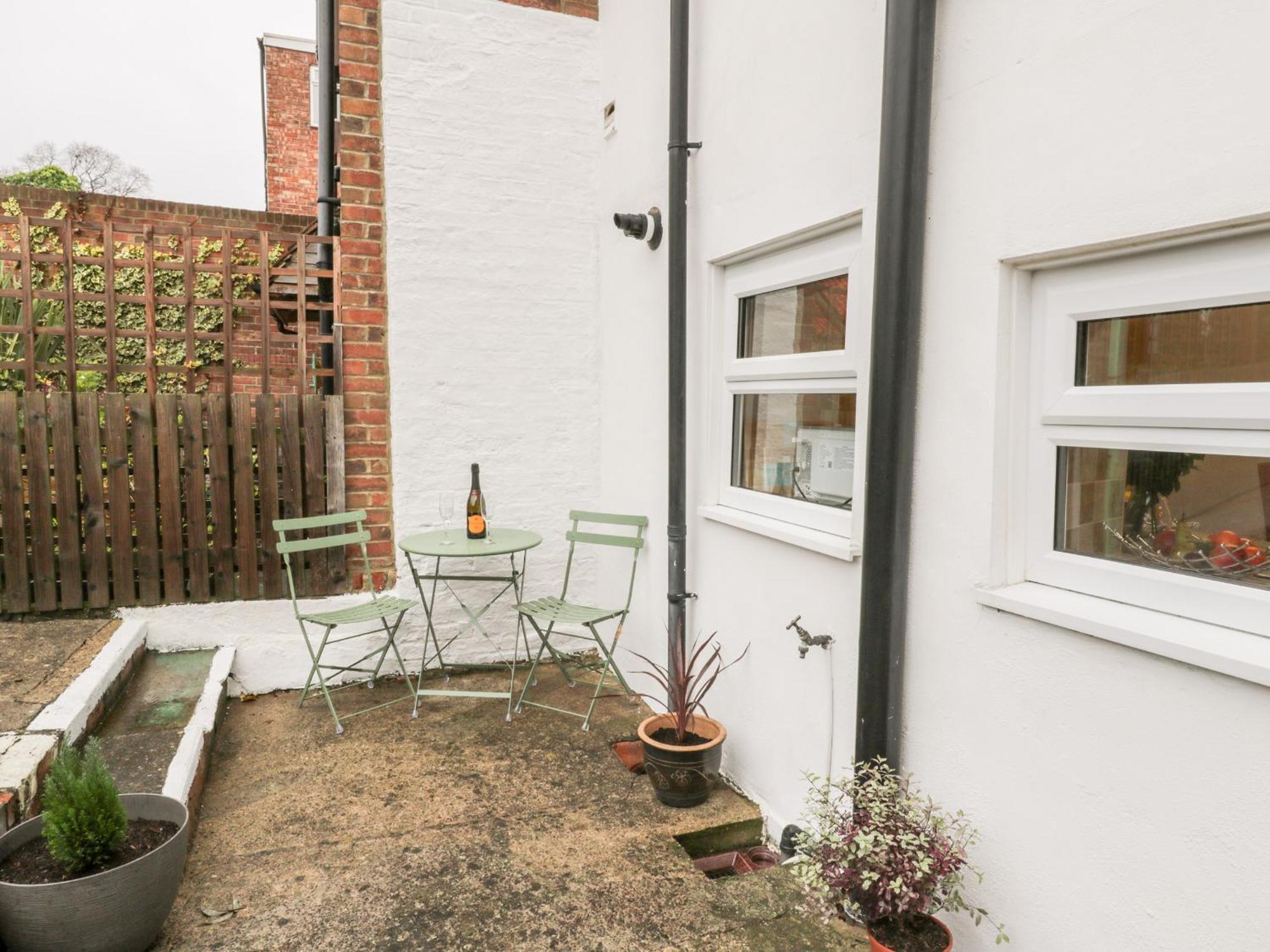 Barnaby Cottage ยาร์ม ภายนอก รูปภาพ