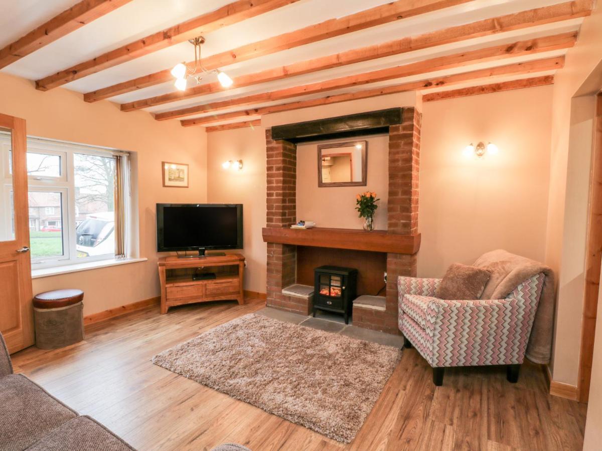 Barnaby Cottage ยาร์ม ภายนอก รูปภาพ